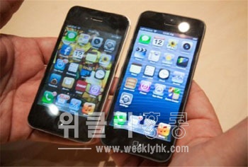 애플 아이폰5에 지적된 기기 결함은 ▲빛샘 ▲흠집 ▲빈약한 지도 등이다. ▲ 아이폰4S(왼쪽)와 아이폰5