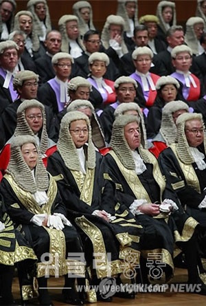 가발쓴 홍콩의 판사들(EPA=연합뉴스, 자료사진)