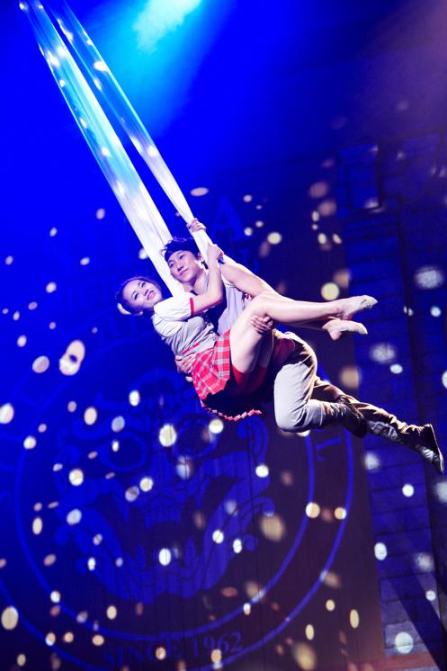 <개막 공연 Flying >