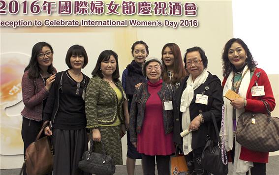 <세계여성의 날을 맞아 홍콩정부가 마련한 경축행사에서 참석한 코윈 관계자들 >