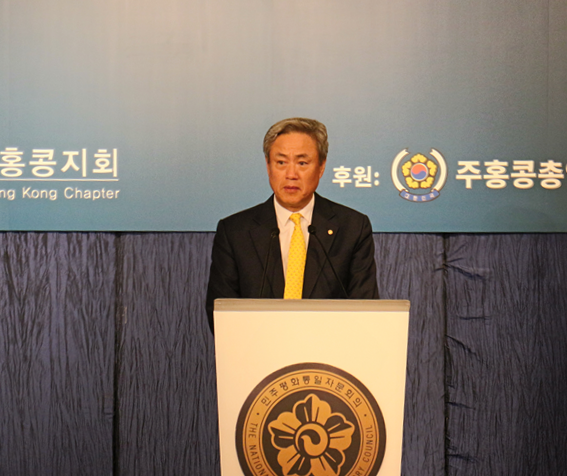 김운영 한인회장이 축사를 전하고 있다.