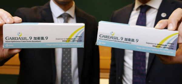 ▲ 사진 왼쪽이 진짜 백신, 오른쪽은 가짜 백신 상자이다.(사진=scmp)