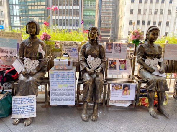 ▲ 소녀상 왼쪽부터 한국, 중국, 필리핀