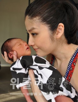 ▲ 2009년 첫 아들 체이스를 출산한 진혜림이 인공수정을 통해 쌍둥이를 임신했다.