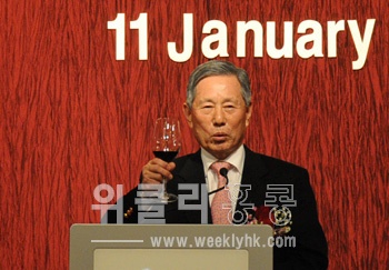 ▲ 김진만 한인회장은 통통통으로 축배제의를 했다.