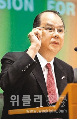 노동복지국 매튜 청 국장은 하반기에 남성 근로자의 유급 출산휴가 입법화 추진을 위해 노동고문위원회에 관련 보고서를 제출할 예정이라고 밝혔다. 문회보(文匯報)