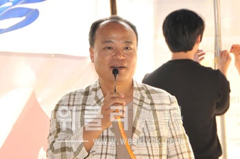 ▲ 차세대들의 멘토를 나선 한인회 문익생 부회장이 열띤 강연을 하고 있다.