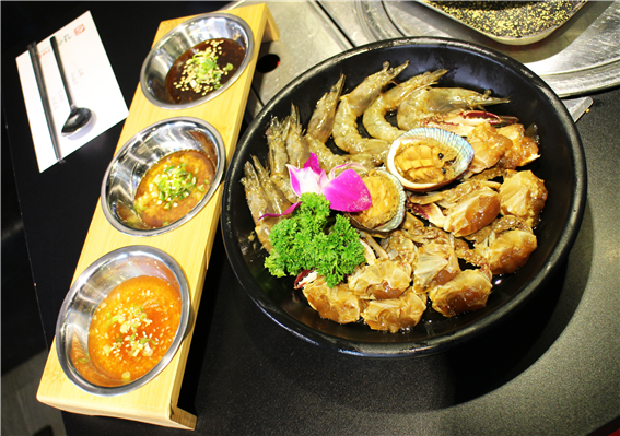 삼합장 (전복, 새우, 꽃게 ) hkd 238 : 킴스 바비큐에서 자체개발한 3가지 특제 소스가